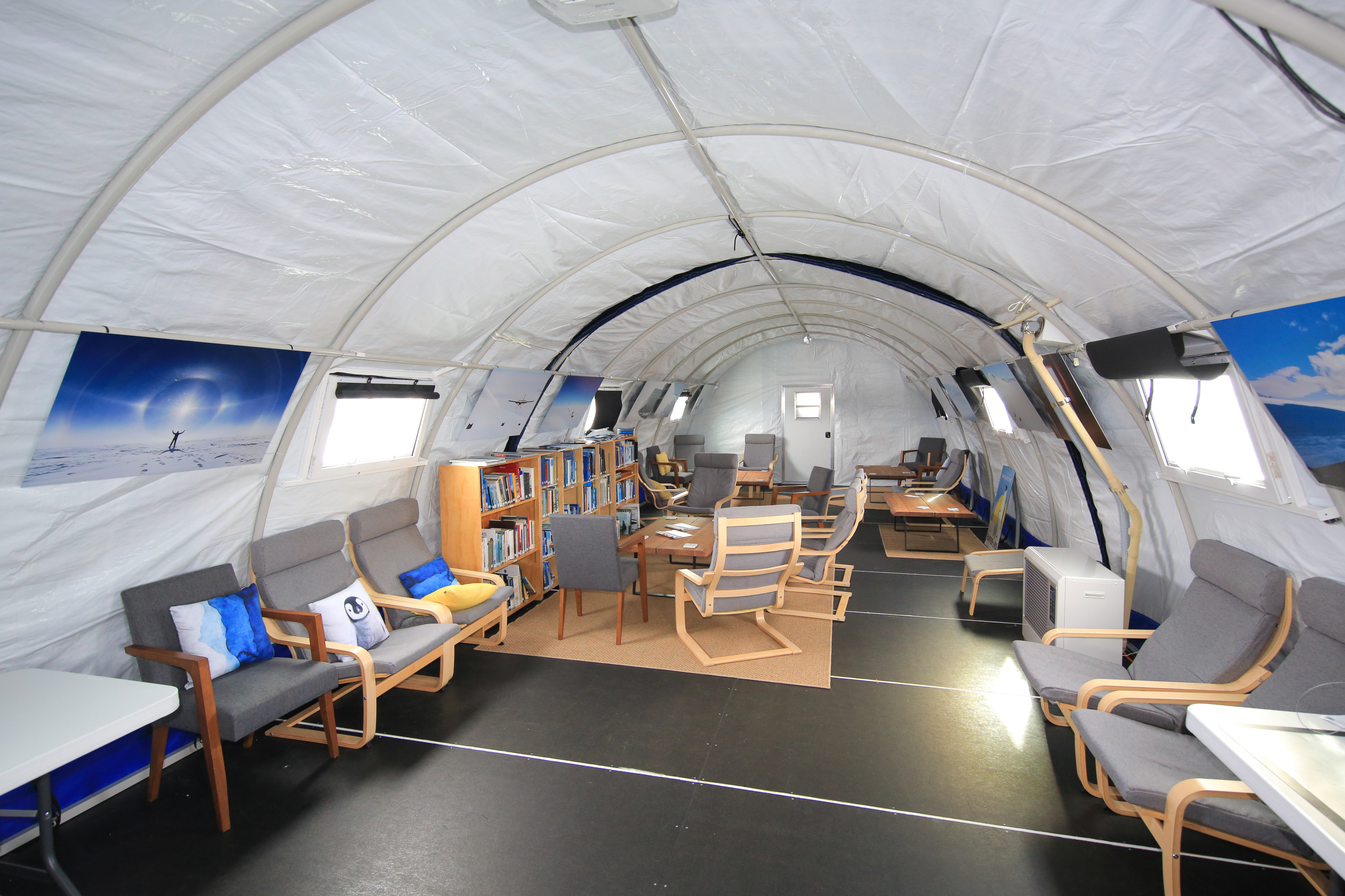 Guest lounge and library